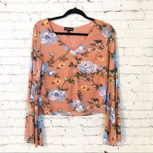 ❤️NWT Cloud& Sky Printed Bell Sleeve Top L-Juniors